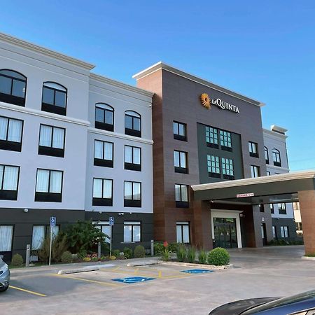 La Quinta Inn & Suites By Wyndham Tulsa Midtown Exterior foto
