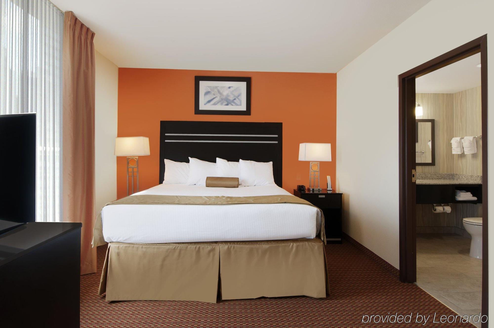 La Quinta Inn & Suites By Wyndham Tulsa Midtown Exterior foto