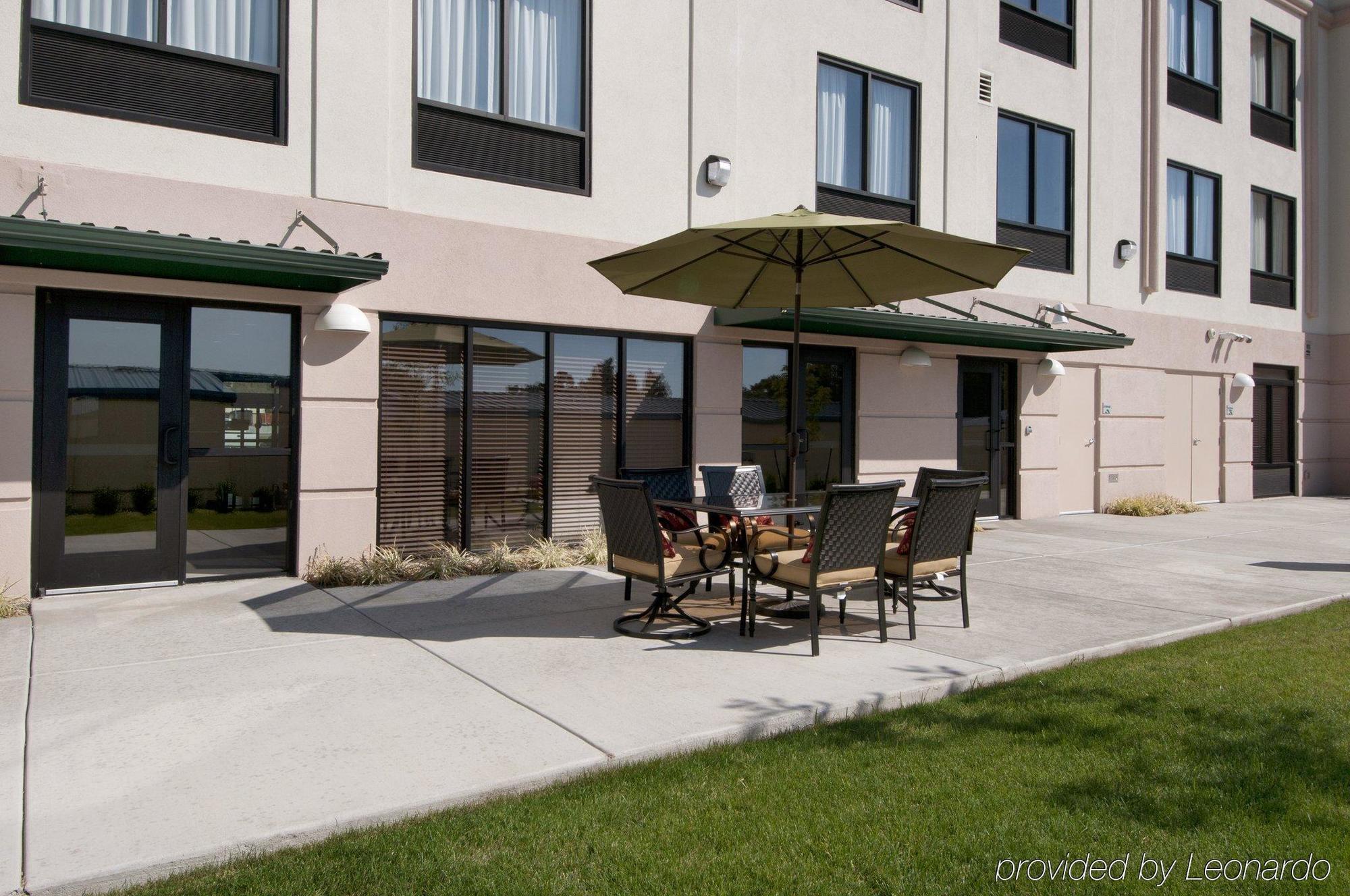 La Quinta Inn & Suites By Wyndham Tulsa Midtown Exterior foto